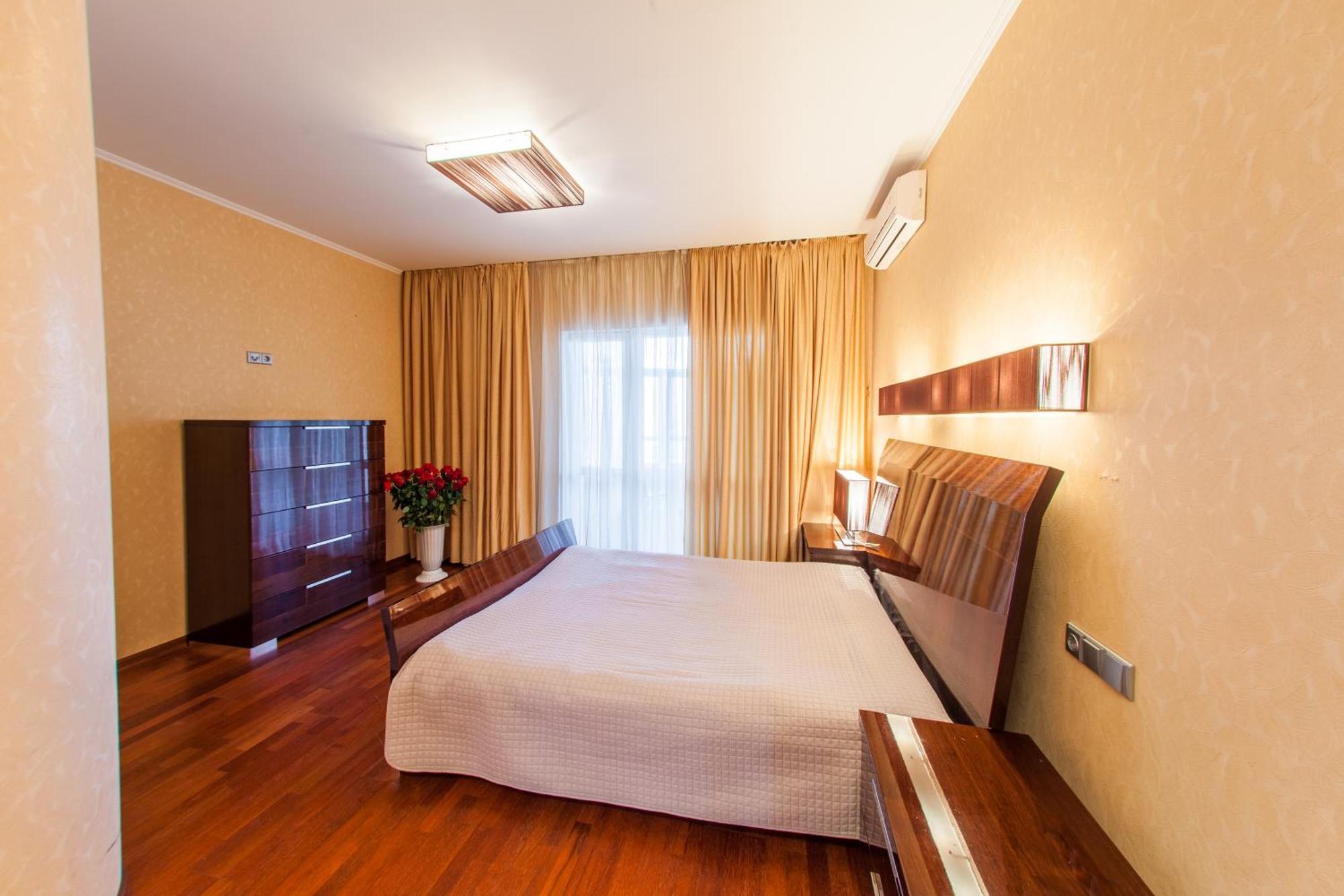 Botanic Towers The House Has A Shelter Apartment Kyiv